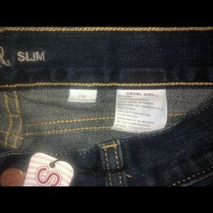 Cruel Girl size 9 juniors blue jeans long.